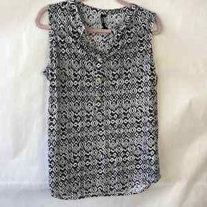 Cathy Sleeveless Top Womens Size Large Black White Print Henley Button Neckline